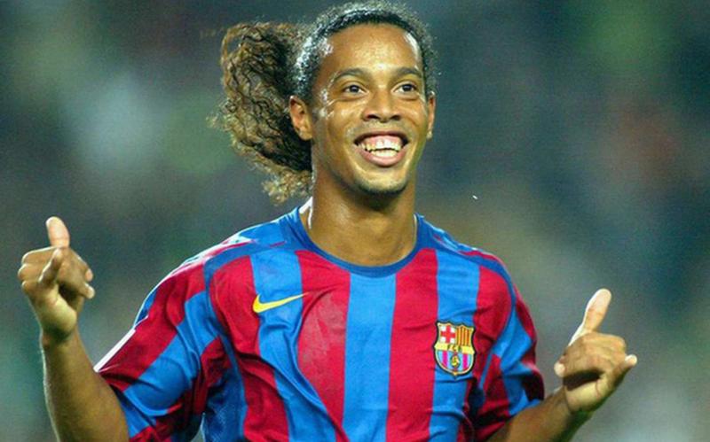 Tìm hiểu về sự nghiệp bóng đá huy hoàng của Ronaldinho